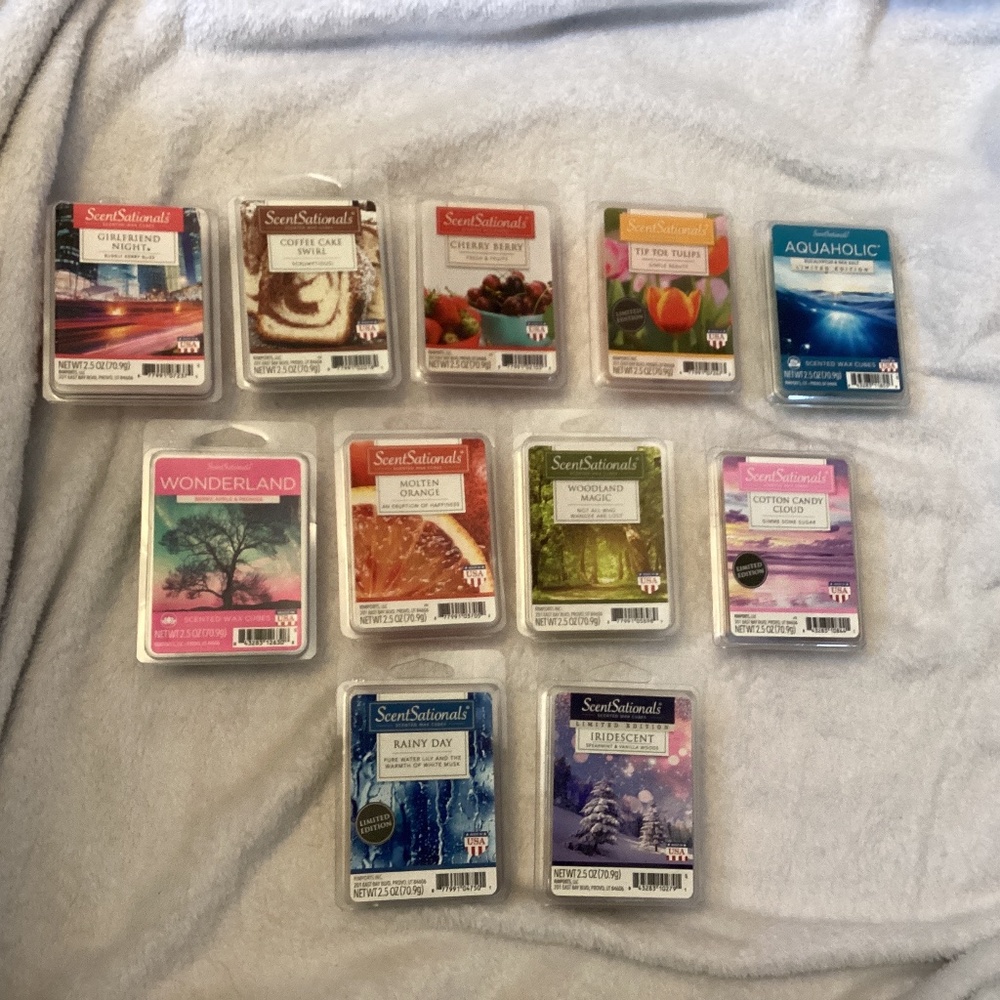 NEW LOT of 11 ScentSationals Scented Wax Cubes